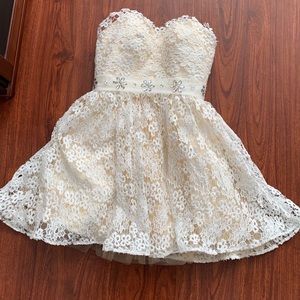 NWOT Strapless Lace White Dress with Belt
